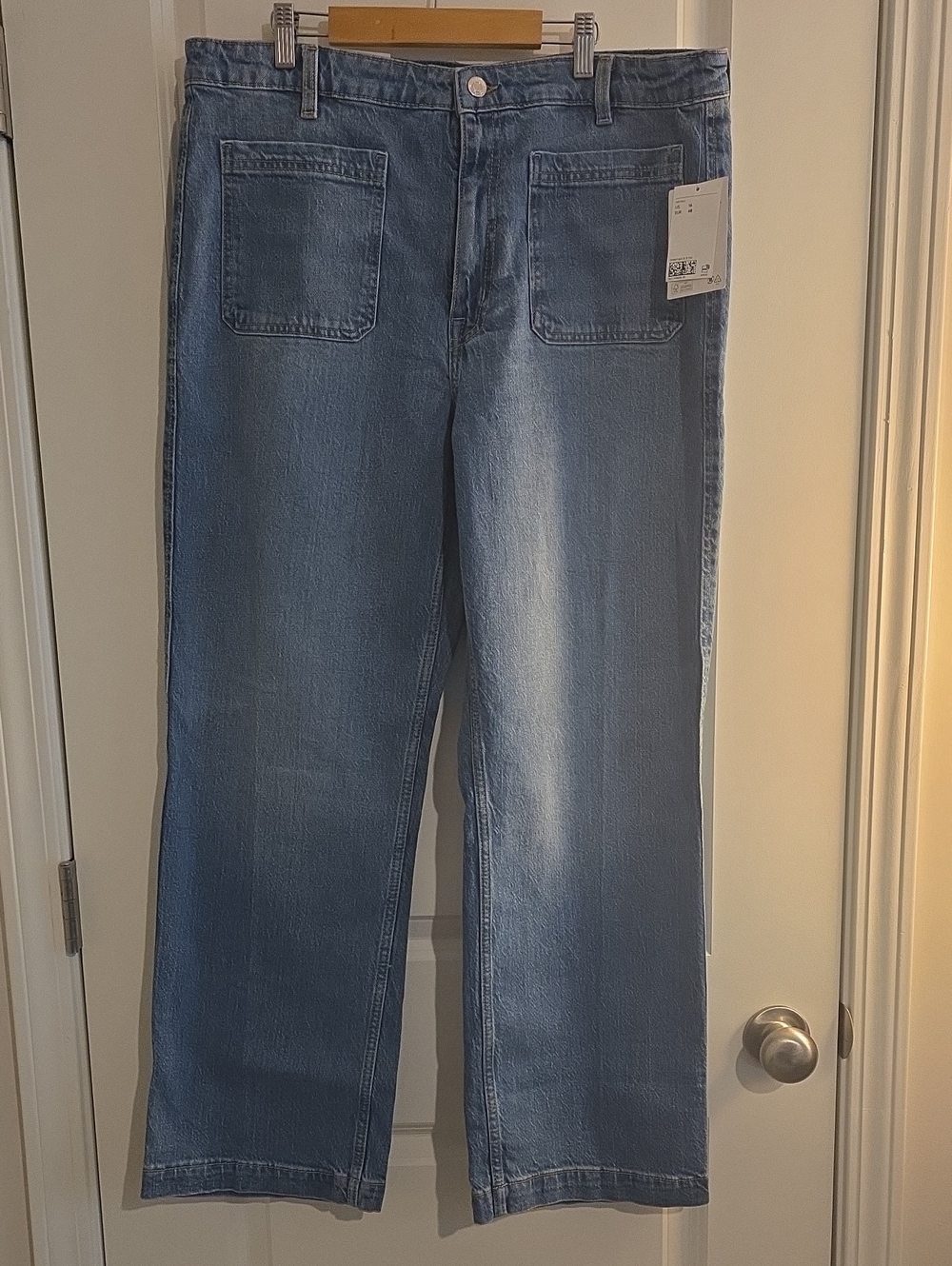 NWT - H&M Wide Leg Jean